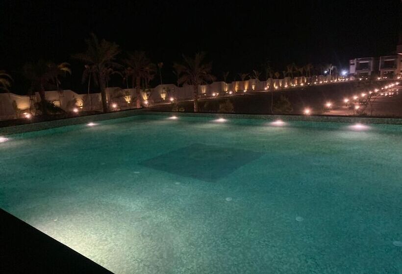 Hotel The Forest Vines Resort