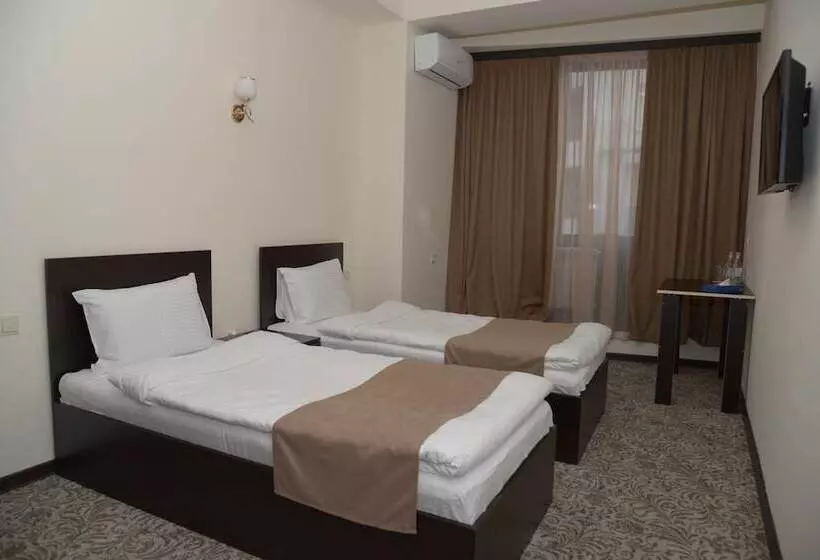 هتل Yerevan Centre