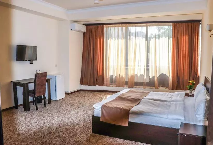 هتل Yerevan Centre