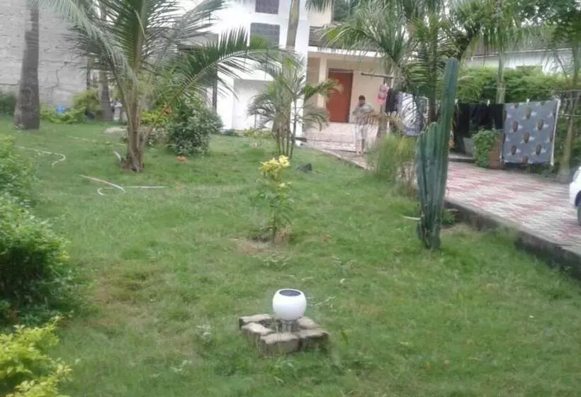Jj&je Family House   Hostel