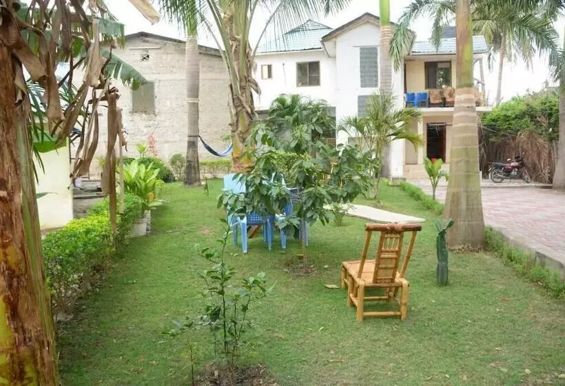 Jj&je Family House   Hostel