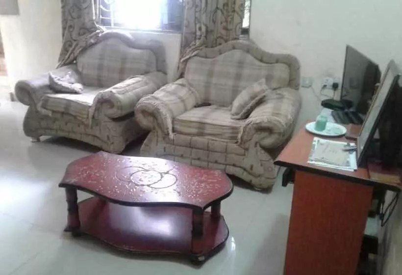 Jj&je Family House   Hostel