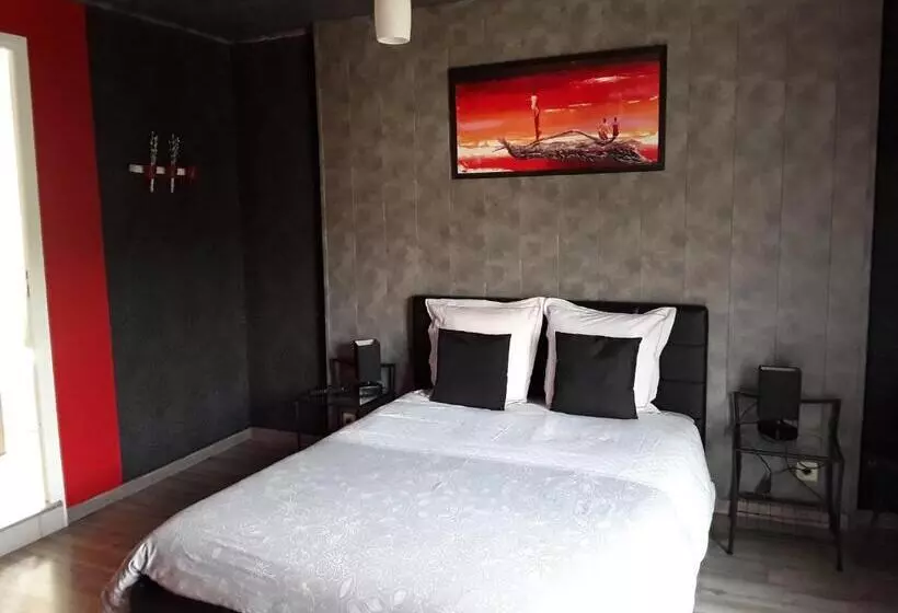 ペンション L Amarante Chambres D Hôtes Villefranche De Panat