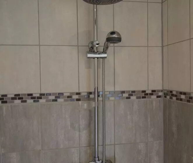 ペンション L Amarante Chambres D Hôtes Villefranche De Panat