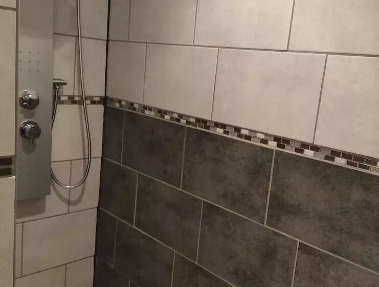 ペンション L Amarante Chambres D Hôtes Villefranche De Panat