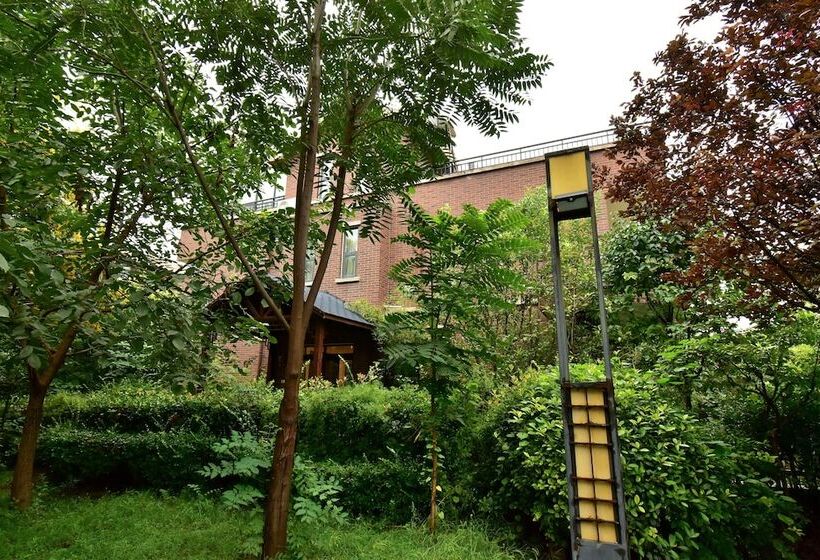 Пансион Yi Ming Shu Ju