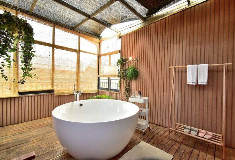 Пансион Yi Ming Shu Ju