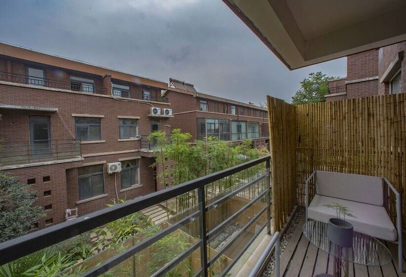 Пансион Yi Ming Shu Ju