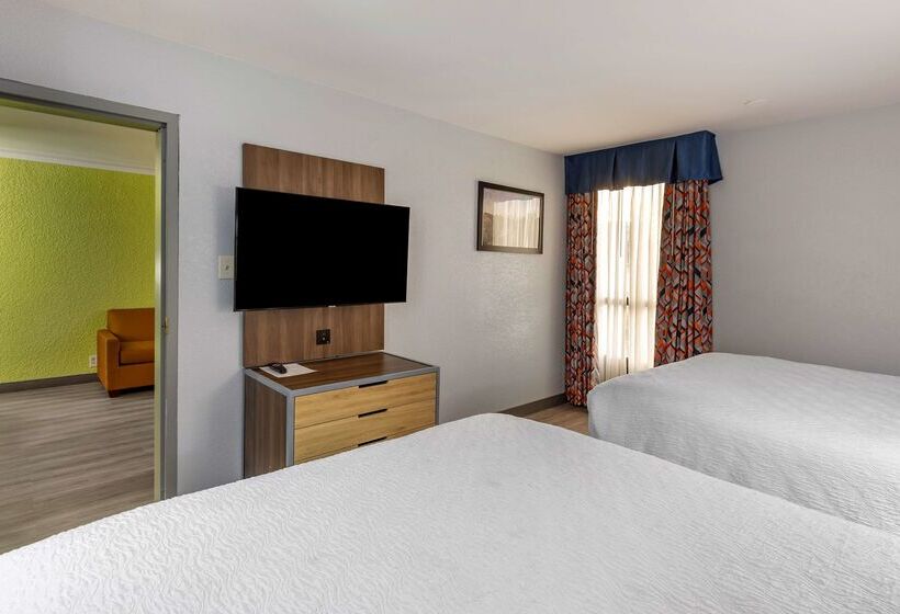 فندق Best Western Plus St. Louis Westwestport