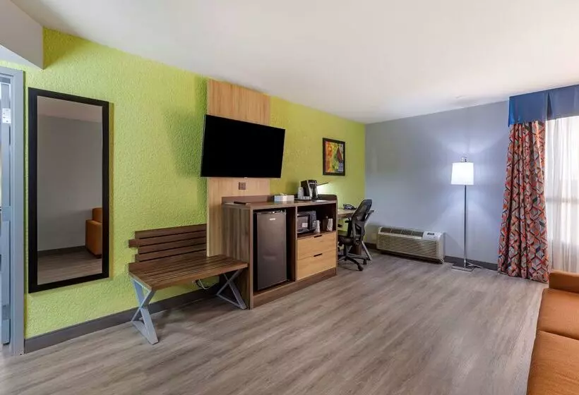 هتل Best Western Plus St. Louis Westwestport