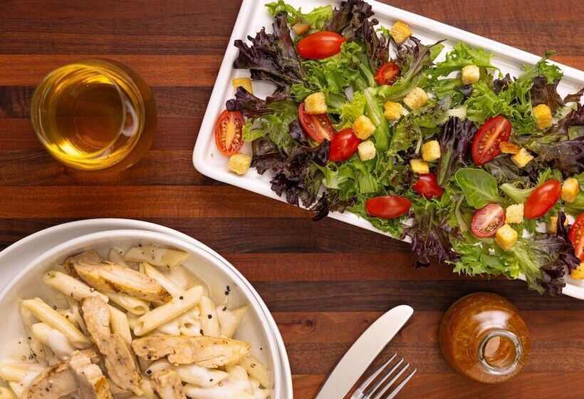 Отель Drury Inn & Suites Charlotte University Place