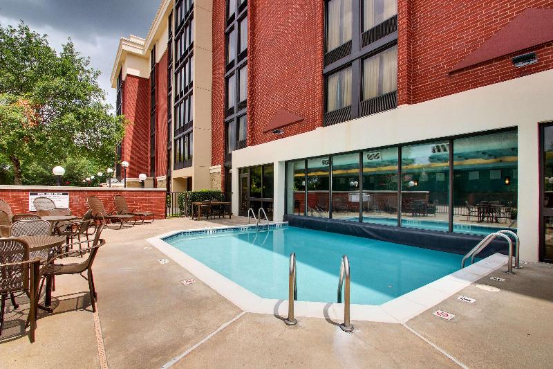 هتل Heritage Inn & Suites The Woodlands, Trademark By Wyndham
