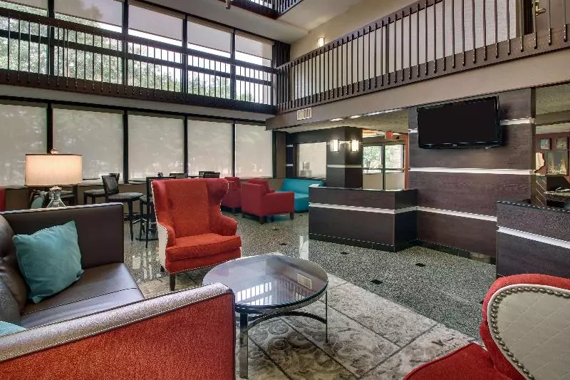 Отель Heritage Inn & Suites The Woodlands, Trademark By Wyndham
