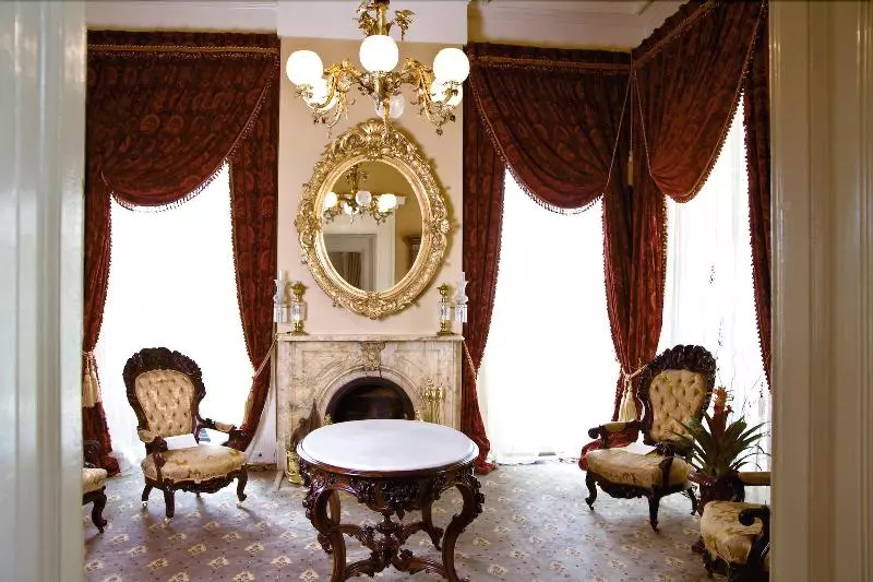 בית מלון כפרי Dunleith Historic Inn