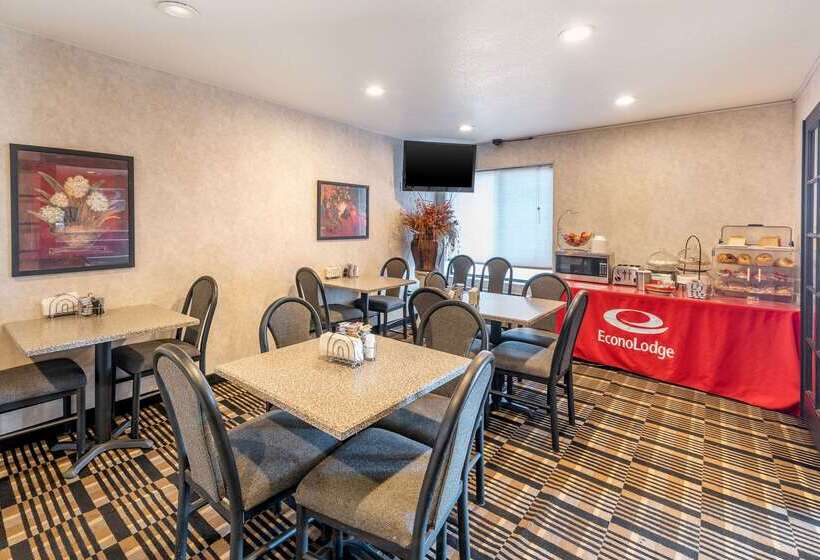 Отель Econo Lodge
