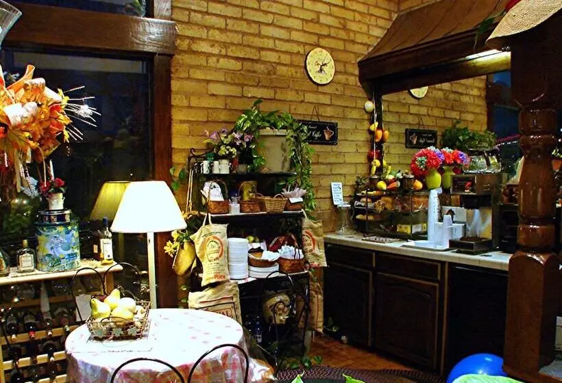 ホテル Edelweiss Inn New Braunfels