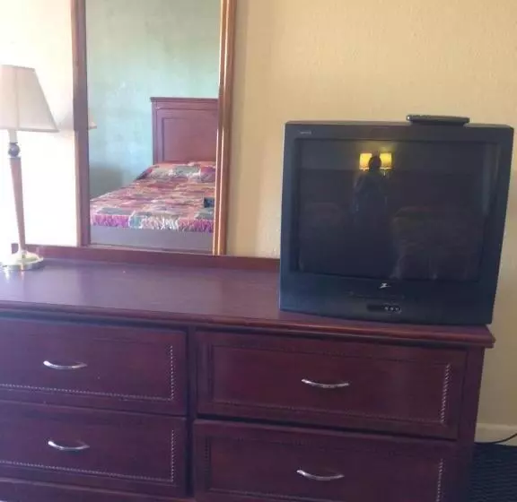 酒店 Rest Inn   Extended Stay, I 40 Airport, Wedding & Event Center