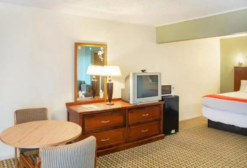 酒店 Rest Inn   Extended Stay, I 40 Airport, Wedding & Event Center