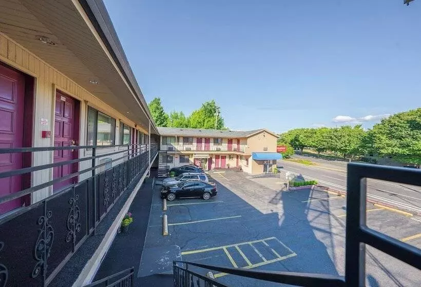 호텔 Broadway Inn Portland Downtown