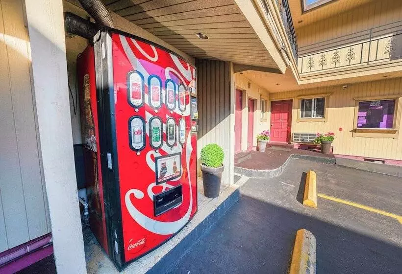 호텔 Broadway Inn Portland Downtown