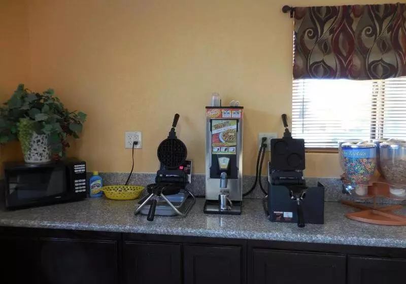 汽车旅馆 Best Economy Inn & Suites