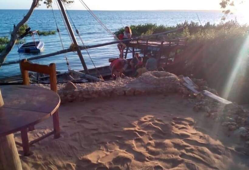 تختخواب و صبحانه Chole Foxes Lodge