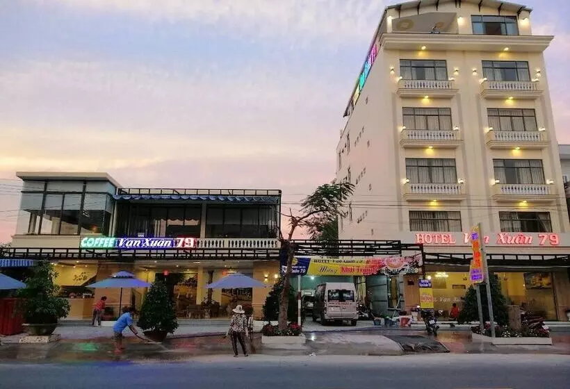 هتل Van Xuan 79