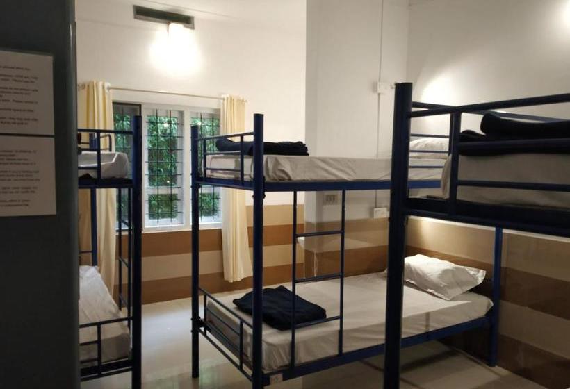 הוסטל Gostops Munnar Rooms & Dorms