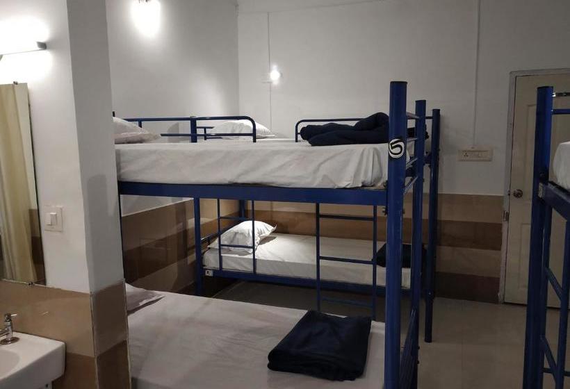 הוסטל Gostops Munnar Rooms & Dorms