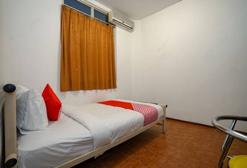 בית מלון כפרי Oyo 1844 Bravo Residence