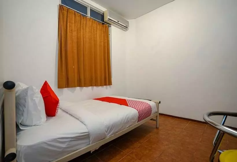 ホテル Oyo 1844 Bravo Residence