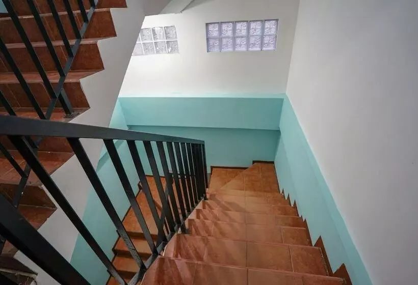 ホテル Oyo 1844 Bravo Residence