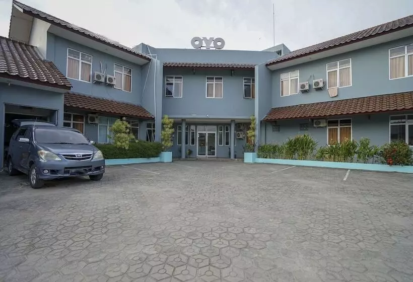 ホテル Oyo 1844 Bravo Residence