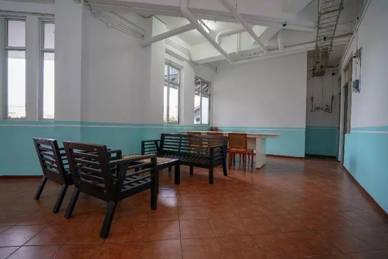 ホテル Oyo 1844 Bravo Residence