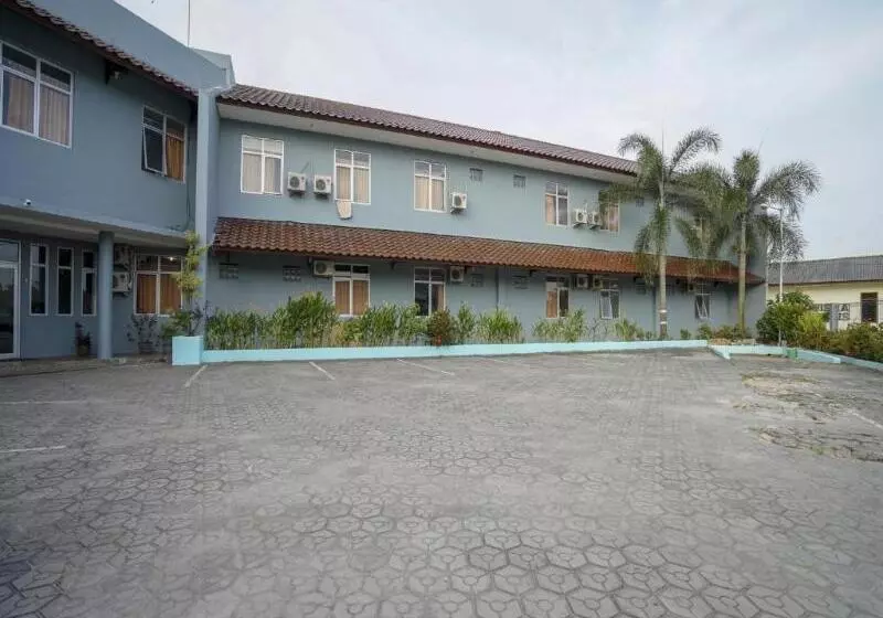 ホテル Oyo 1844 Bravo Residence