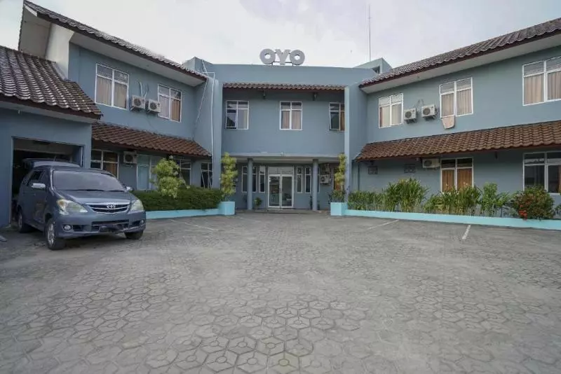 ホテル Oyo 1844 Bravo Residence