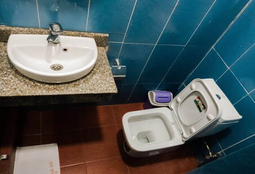 Beneville Hotel And Apartment