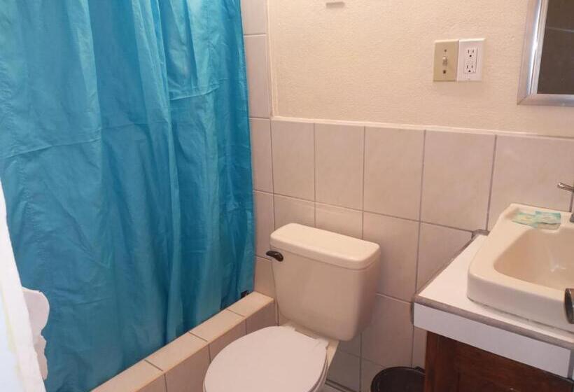 هتل Barefoot Beach Belize