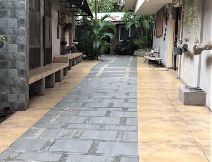 בית מלון כפרי Crisfil S Lodge Incorporated