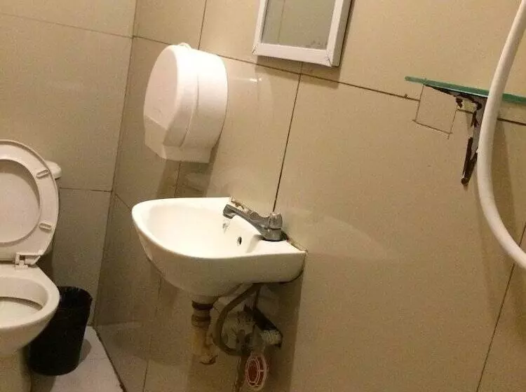 Hotelli Crisfil S Lodge Incorporated