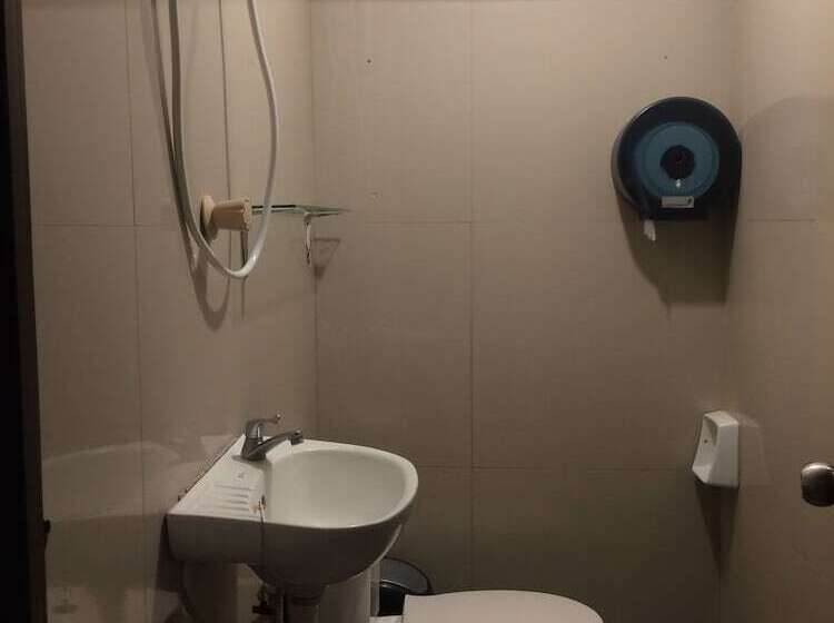 בית מלון כפרי Crisfil S Lodge Incorporated