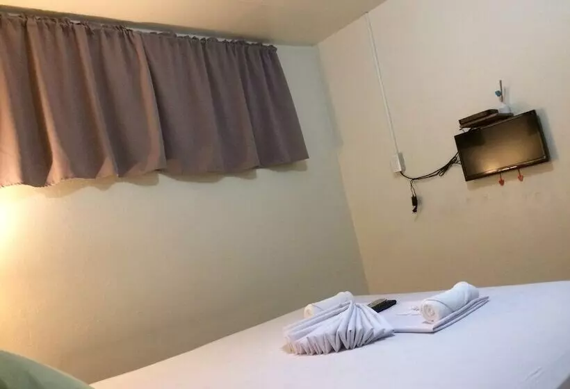 Hotelli Crisfil S Lodge Incorporated