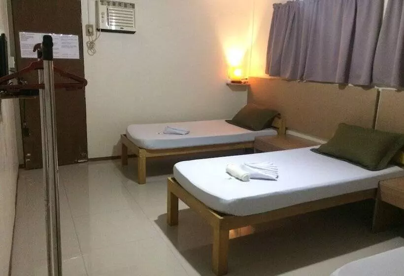 Hotelli Crisfil S Lodge Incorporated