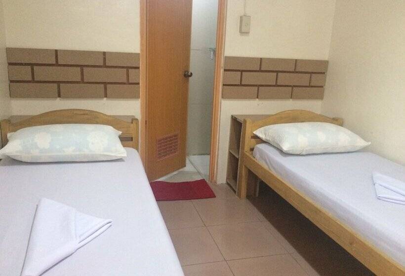 בית מלון כפרי Crisfil S Lodge Incorporated