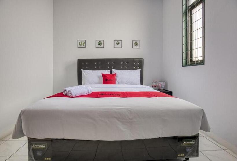 فندق Reddoorz Plus Near Jakarta Kota Station