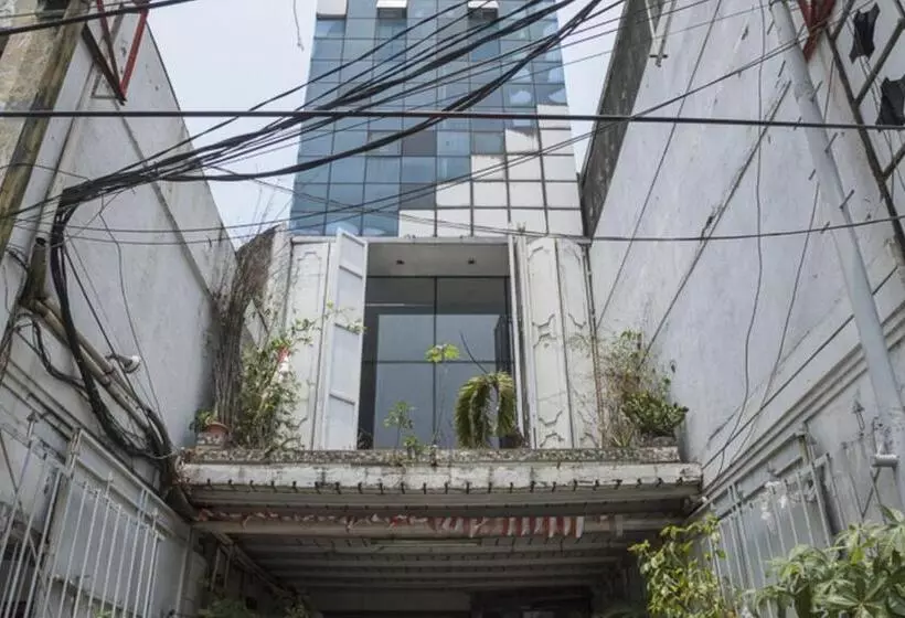 ホテル Reddoorz Plus Near Jakarta Kota Station