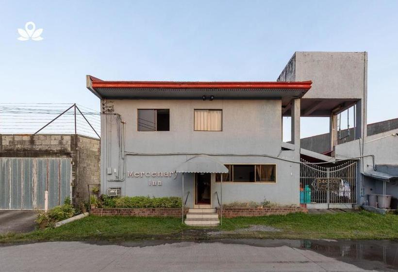 בית מלון כפרי Zen Rooms Basic Mercenary Inn