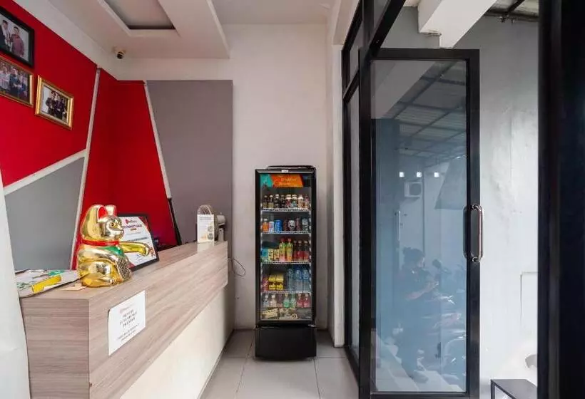 Majatalo Reddoorz Near Binus Anggrek 2