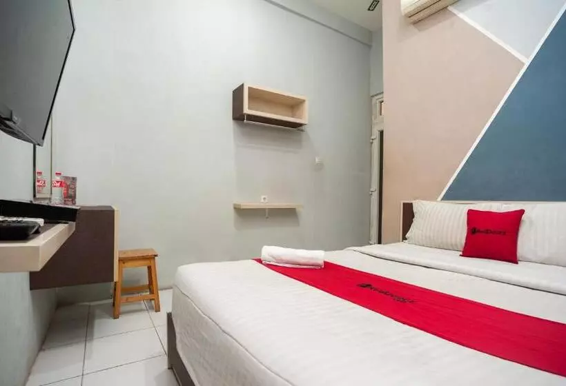 Majatalo Reddoorz Near Binus Anggrek 2