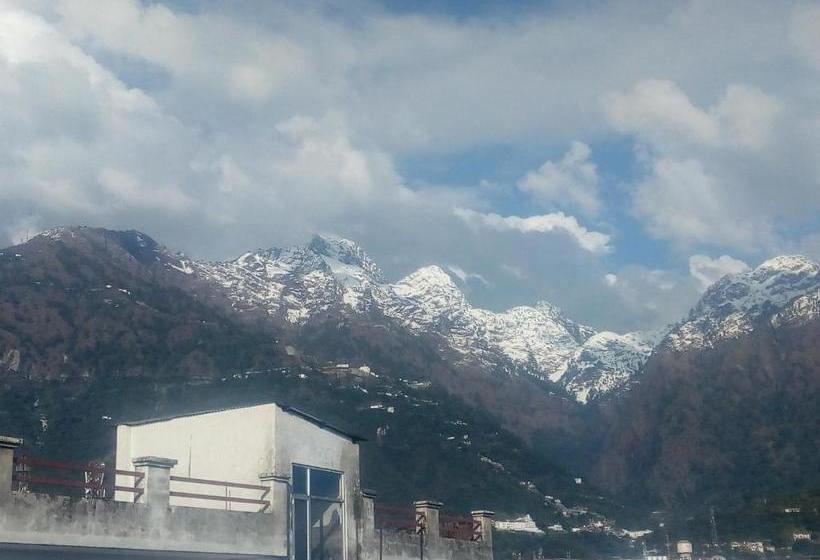 Hotel Abrol Residency